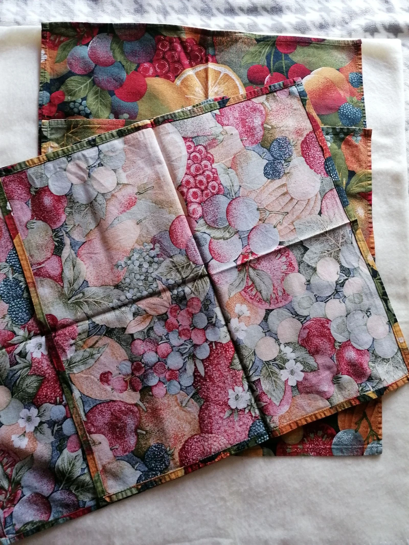 4 Vintage Summer Fruit Table Napkins – photo 4